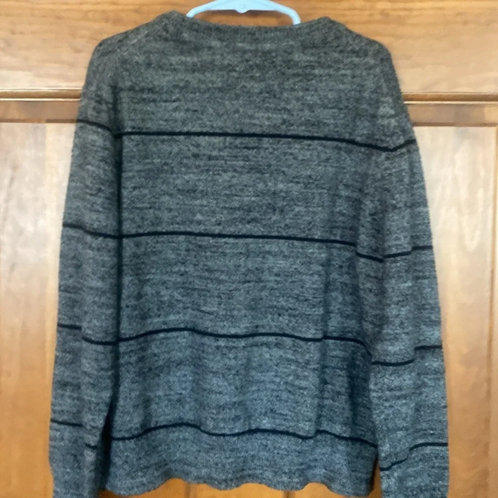 GAP gray black